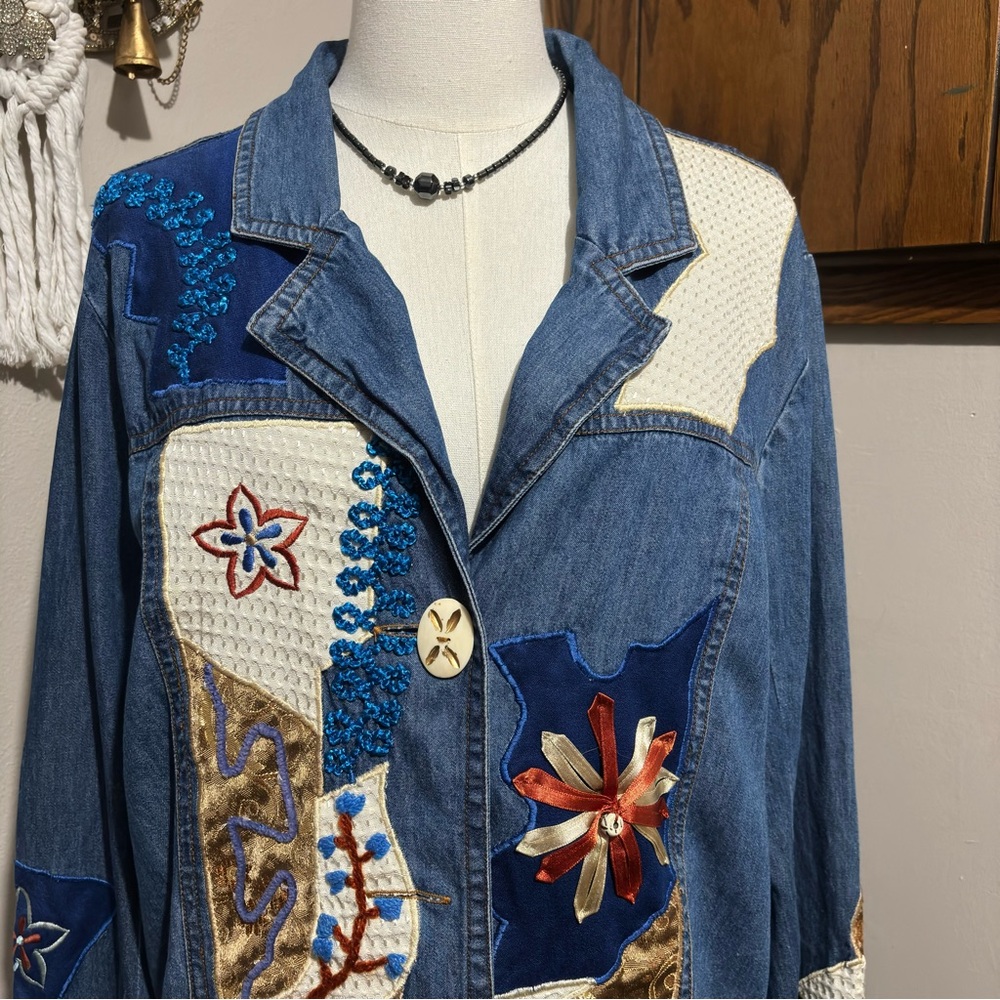 Allure Vintage Long Sleeve Button up Embroidered Denim Shirt Size Large - Picture 3 of 15